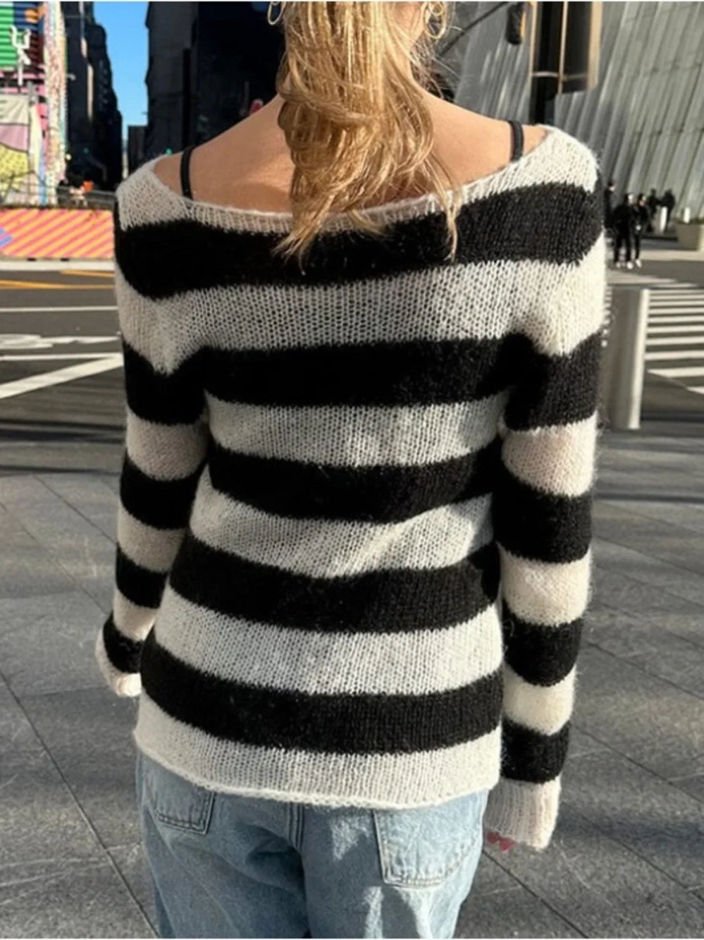 Brandy Melville John Galt Colette Striped Sweater Black & White Size S - Picture 4 of 11